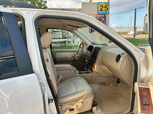 Used 2008 Ford Explorer Eddie Bauer RWD image 14