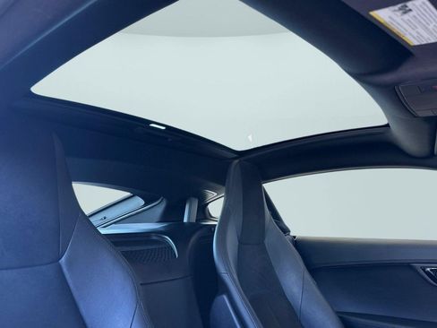 Used 2018 Jaguar F-TYPE Coupe RWD image 25