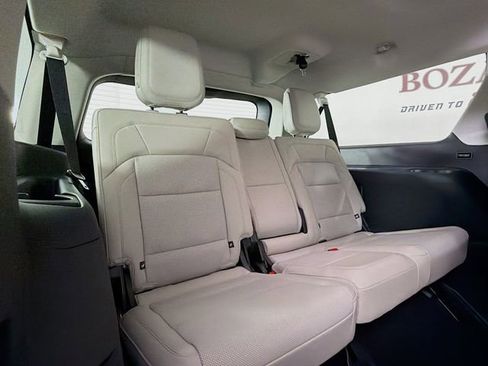 New 2026 Lincoln Navigator L Premier AWD/4WD image 31