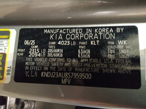 Used 2025 Kia Soul LX image 33