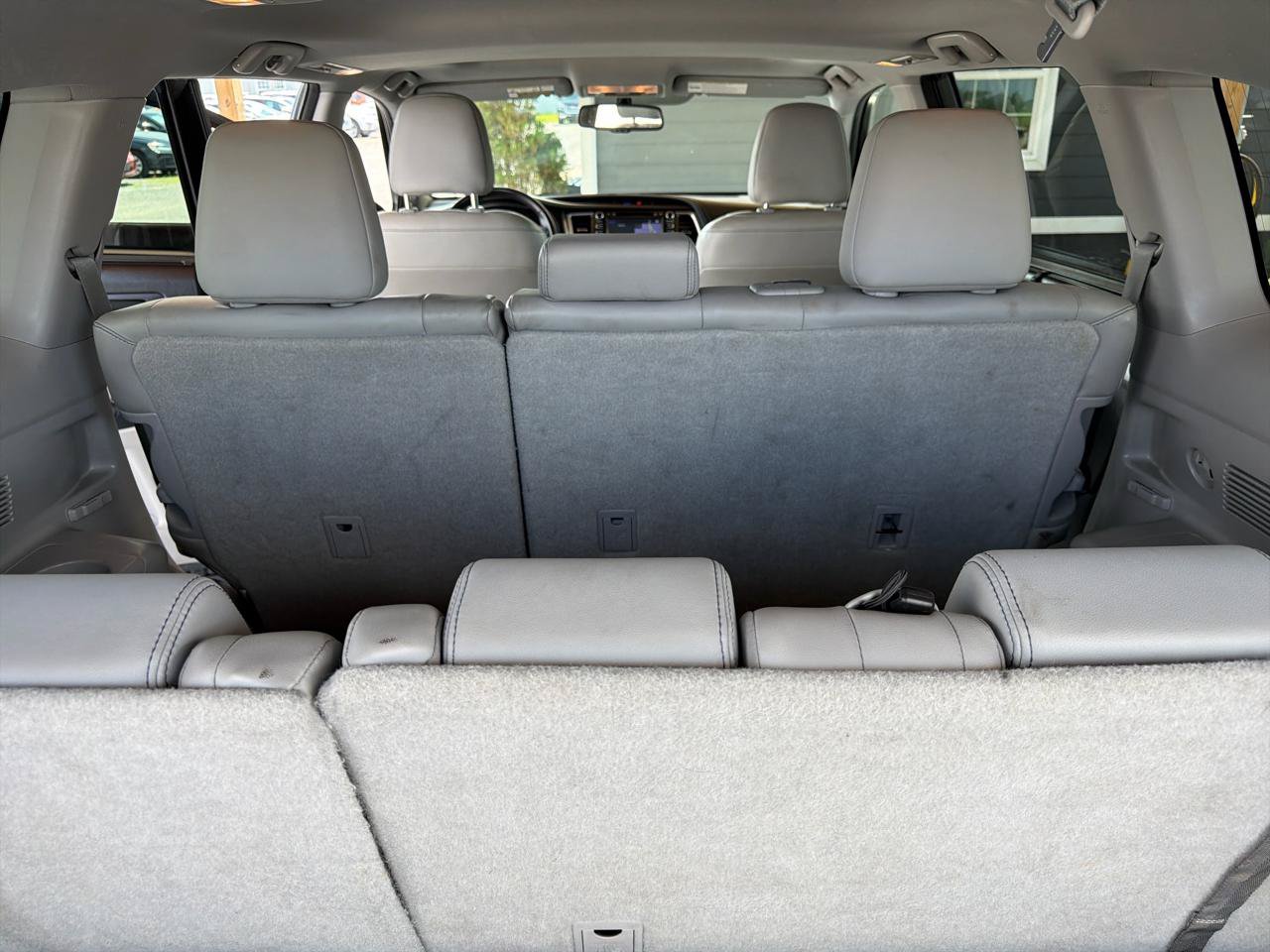 Used 2015 Toyota Highlander XLE AWD/4WD image 12