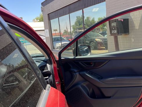 Used 2018 Subaru Crosstrek 2.0i Premium AWD/4WD image 11