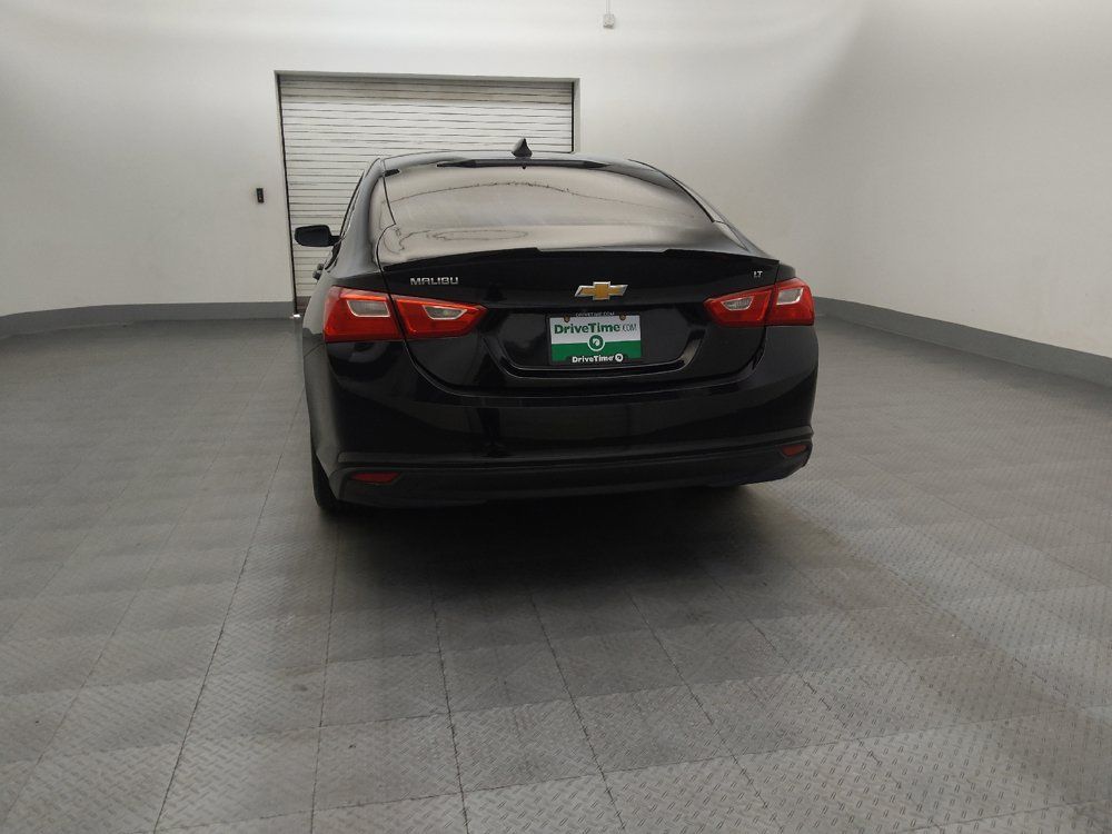 Used 2017 Chevrolet Malibu LT w/ Leather Package FWD image 6
