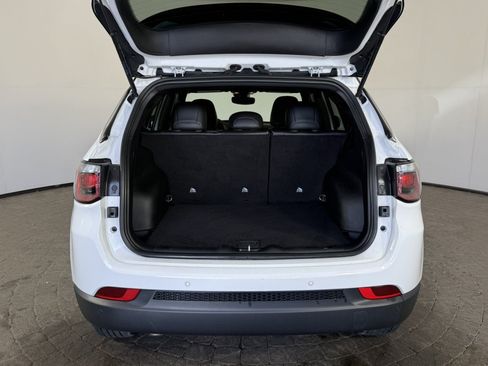 Used 2025 Jeep Compass Limited AWD/4WD image 7