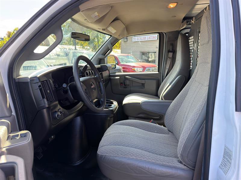 Used 2017 GMC Savana 2500 RWD image 19