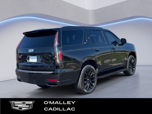 Certified 2023 Cadillac Escalade Sport Platinum w/ LPO, ONYX Package AWD/4WD image 5