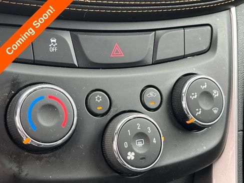 Used 2017 Chevrolet Trax LT w/ LT Convenience Package FWD image 22