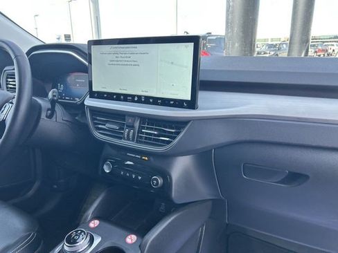 Certified 2025 Ford Escape Platinum AWD/4WD image 15
