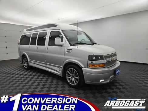 Used 2021 Chevrolet Express 2500 w/ Enhanced Convenience Package RWD image 1