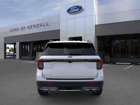 New 2026 Ford Explorer Active w/ Active Comfort Package image 5