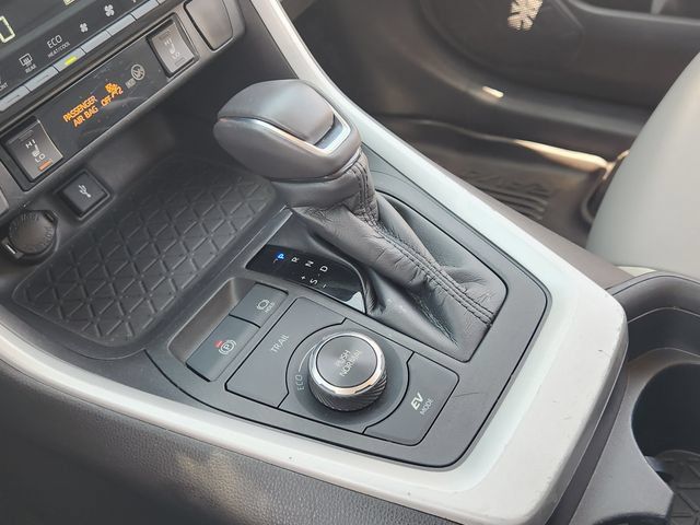 Used 2021 Toyota RAV4 XLE Premium AWD/4WD image 16