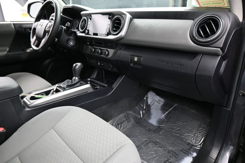 Used 2022 Toyota Tacoma SR5 w/ Technology Package RWD image 45