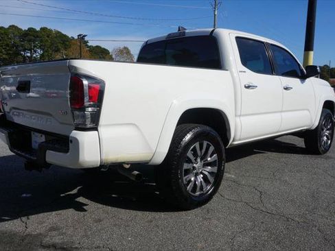 Used 2021 Toyota Tacoma Limited image 15