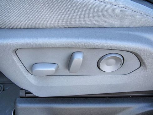 New 2026 GMC Sierra 1500 SLE image 17