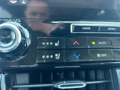Used 2021 Toyota Highlander Limited AWD/4WD image 32