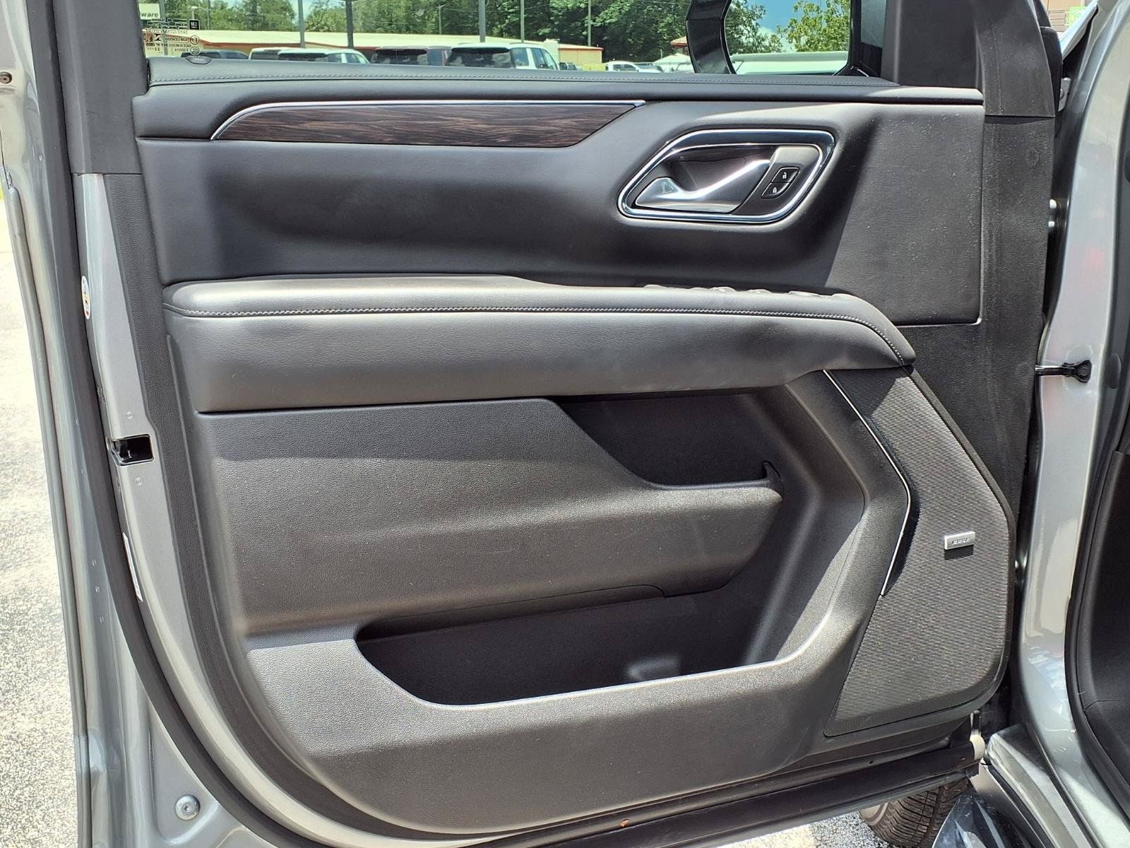 Used 2023 Chevrolet Tahoe LT w/ Luxury Package RWD image 14