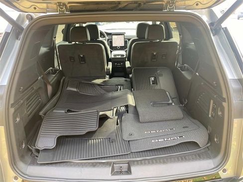 Used 2024 GMC Acadia Denali image 30