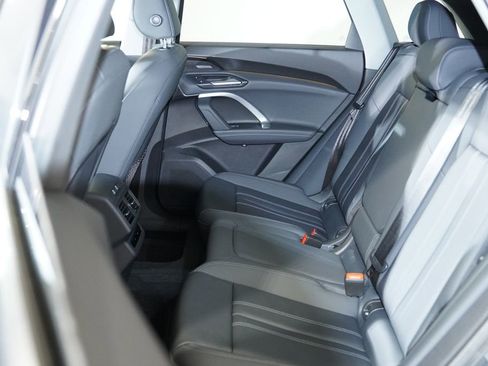 Used 2025 Audi Q5 Premium Plus w/ Premium Plus image 19