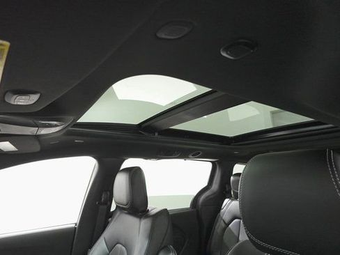 New 2026 Chrysler Pacifica Select image 13