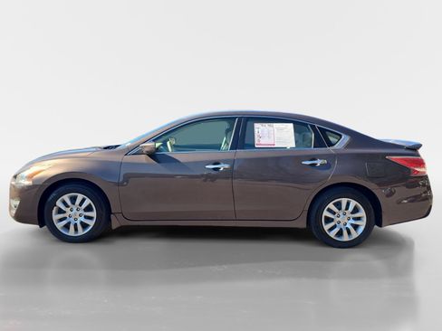 Used 2015 Nissan Altima 2.5 S w/ Power Driver Seat Package image 2