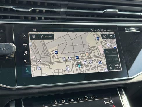 Used 2022 Audi Q8 Prestige image 3