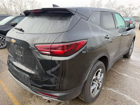 Used 2025 Chevrolet Blazer LT AWD/4WD image 2