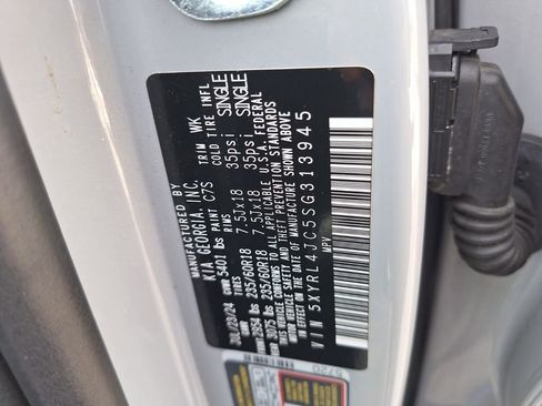 Used 2025 Kia Sorento S image 32