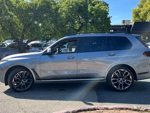 Used 2024 BMW X7 xDrive40i w/ M Sport Package image 2