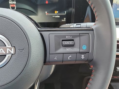 New 2025 Nissan Kicks SR image 7