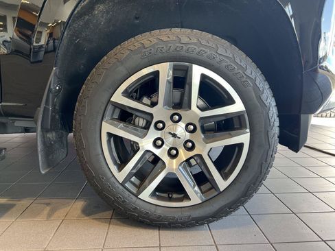 Used 2024 Chevrolet Colorado Z71 w/ Z71 Convenience Package 2 AWD/4WD image 9