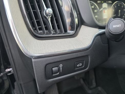 Used 2020 Volvo XC60 T5 Inscription w/ Protection Package image 21