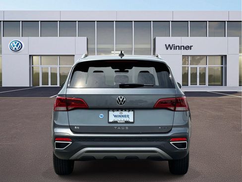 Used 2024 Volkswagen Taos SE w/ Panoramic Sunroof Package AWD/4WD image 4