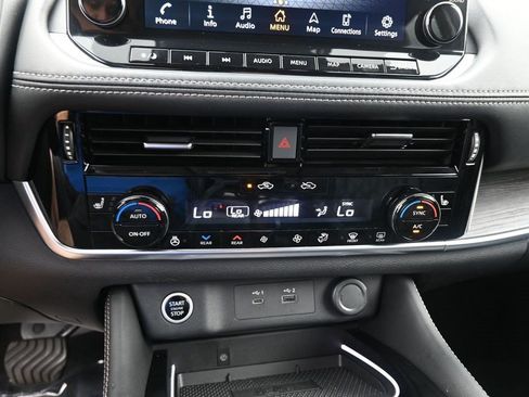Used 2023 Nissan Rogue Platinum w/ Platinum Premium Package FWD image 17