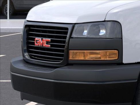 New 2025 GMC Savana 3500 Extended w/ Driver Convenience Package image 13