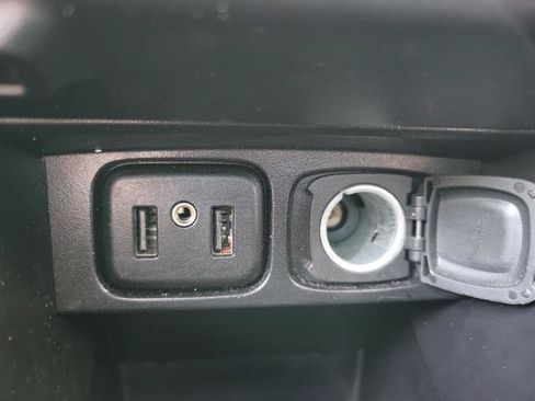 Used 2021 Buick Encore Preferred AWD/4WD image 15