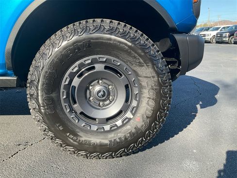 New 2025 Ford Bronco Big Bend w/ Black Diamond Package image 16