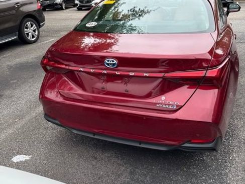 Used 2020 Toyota Avalon Limited w/ Advanced Safety Package FWD image 9