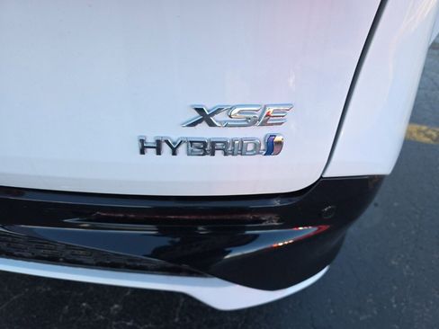 Used 2023 Toyota Sienna XSE image 5