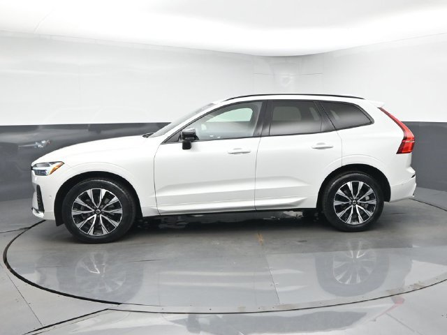 Used 2024 Volvo XC60 B5 Plus w/ Protection Package Premier AWD/4WD image 4