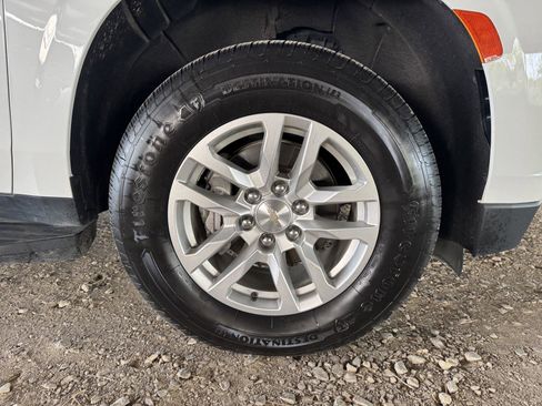 Used 2024 Chevrolet Suburban LT image 46