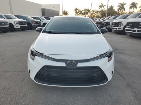 Used 2024 Toyota Corolla LE image 2