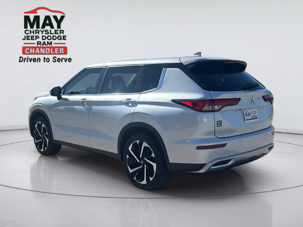 Used 2023 Mitsubishi Outlander SE FWD image 5