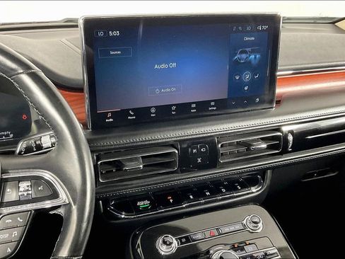 Used 2023 Lincoln Nautilus Reserve image 9