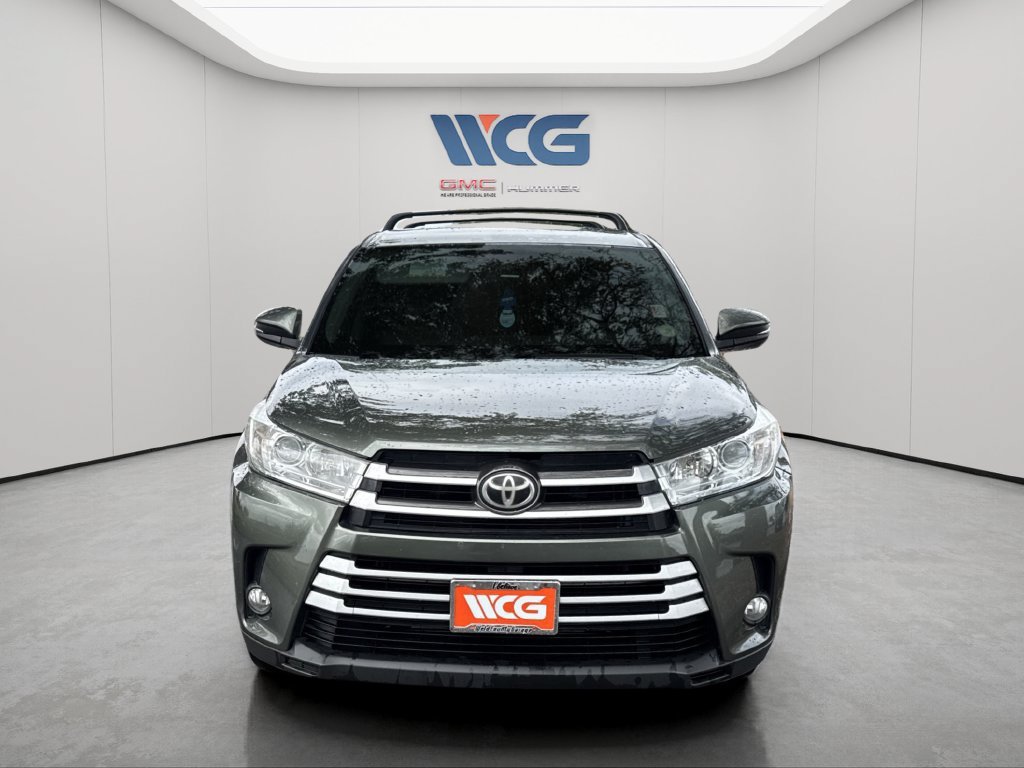 Used 2019 Toyota Highlander Plus AWD/4WD image 8