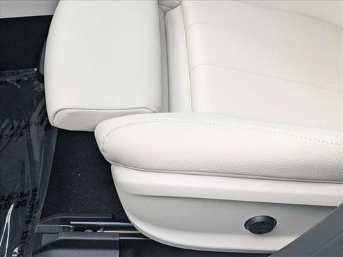 Certified 2025 Mercedes-Benz CLA 250 image 4