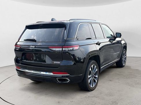 Used 2024 Jeep Grand Cherokee Overland w/ Luxury Tech Group IV AWD/4WD image 3
