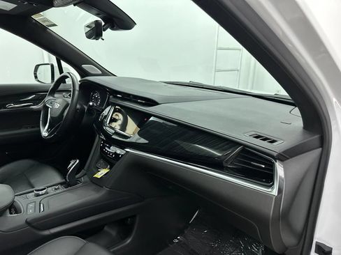 Used 2021 Cadillac XT6 Premium Luxury AWD/4WD image 29