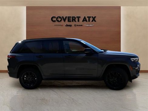 New 2025 Jeep Grand Cherokee Summit image 6