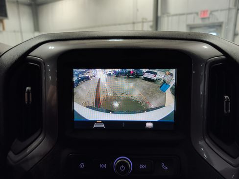 Used 2021 Chevrolet Silverado 2500 Custom w/ Custom Value Package AWD/4WD image 11