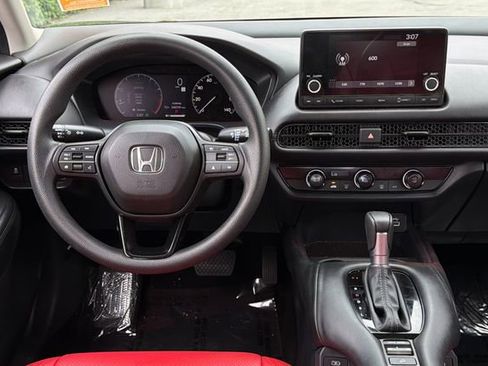 Certified 2025 Honda HR-V LX image 17